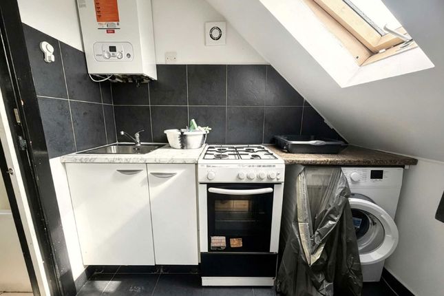 Second Floor Flat, 83, Renters Avenue, London photo 4