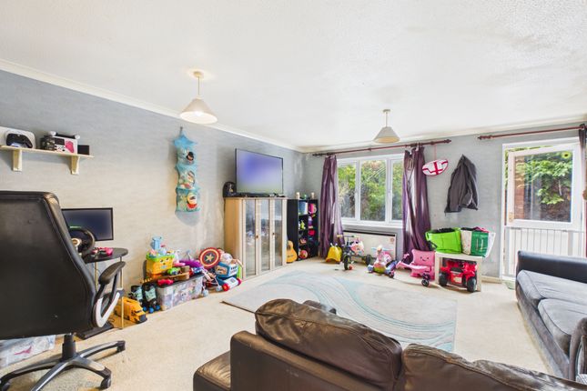 19, Drakes Close, Bridgwater photo 3