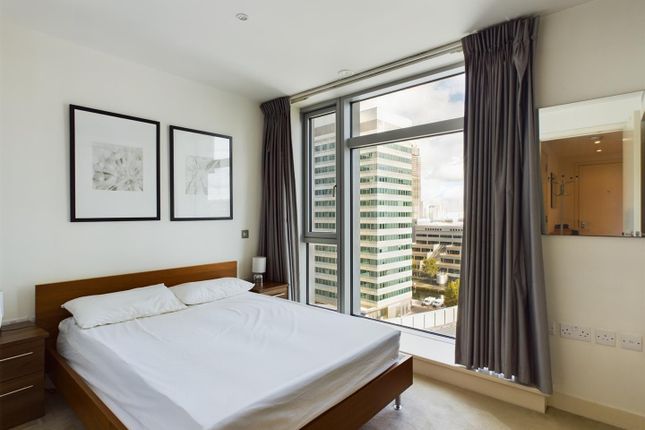 Flat for sale in Pan Peninsula Square, London