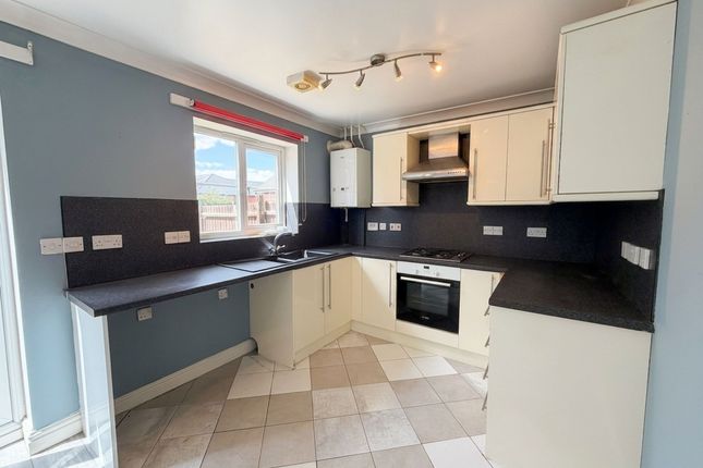 14 Tilling Close, Grantham photo 3