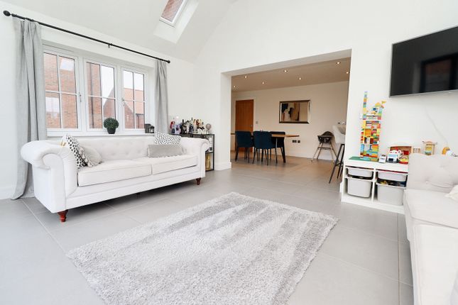 4, Hopkinson Close, Lincoln photo 4