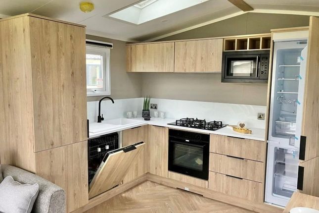 Broadland Sands Holiday Park, Corton photo 4