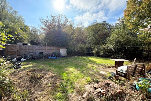 1 Heather Cottage,, Horsell Common, Surrey photo 3
