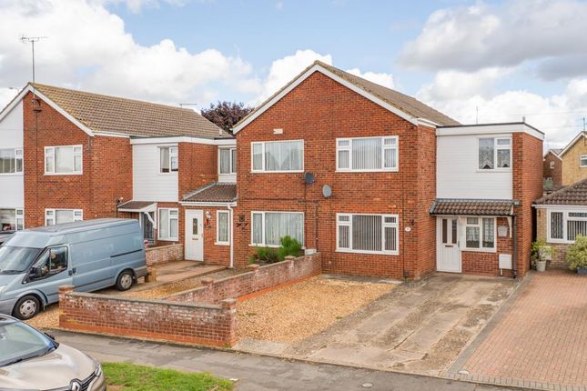 27 Park Road, Burton Latimer-1.Jpg