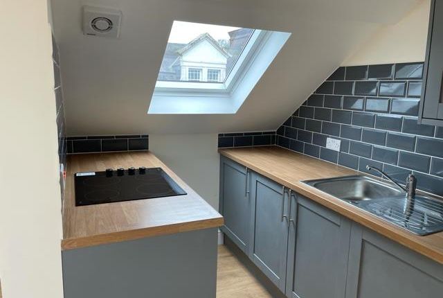 Oak Apartment (3rd Floor), 4, Victoria Place, Haverfordwest photo 2