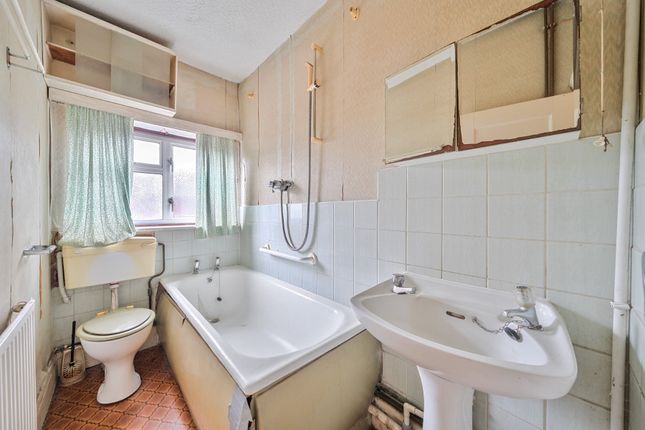 15, Tynley Grove, Guildford photo 4