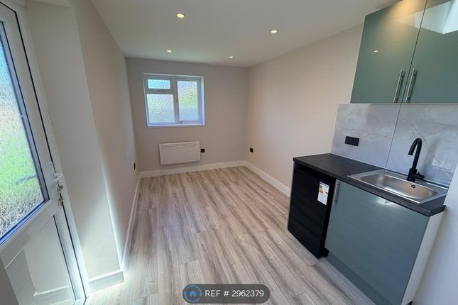 Rosemary Lane, Blackwater, Camberley photo 4