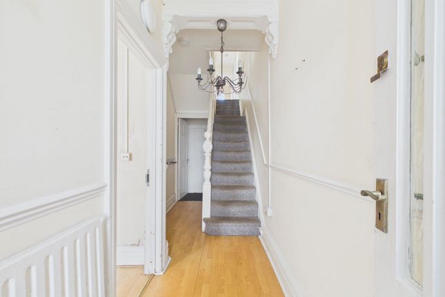 18 Park Avenue, Barry photo 2