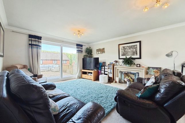 2, Abbots Way, Minehead photo 4