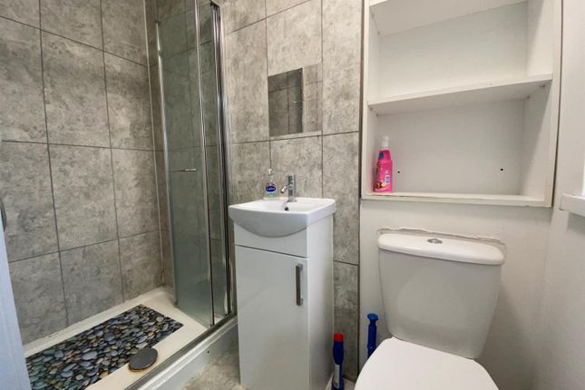13, Villier Street, Uxbridge photo 3