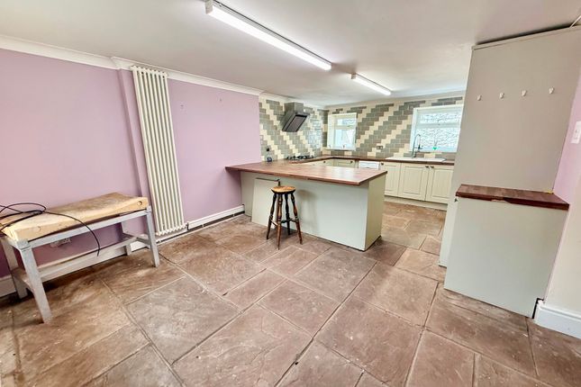 Grove Cottage, Pontypool photo 4