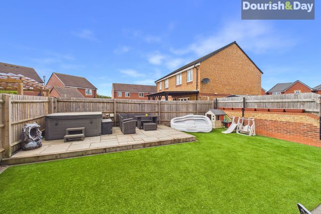 22 Harrow Place, Stafford photo 4