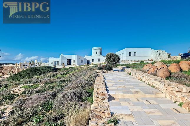 Villa for sale in Street Name Upon Request, Paros, Gr