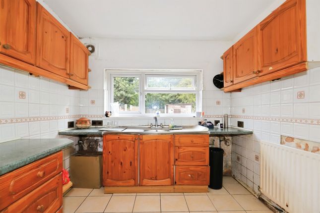 11, Hilton Road, Wolverhampton photo 4