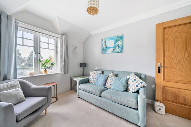 Flat for sale in Portsmouth Road, Ripley