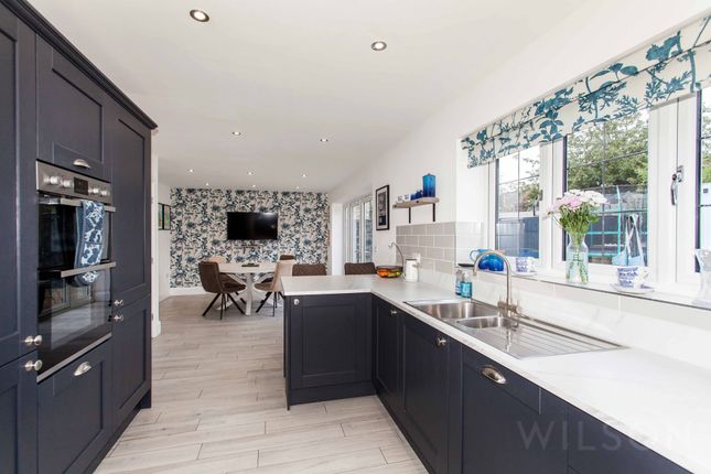 3 Poppleton Croft, Chesterfield photo 2