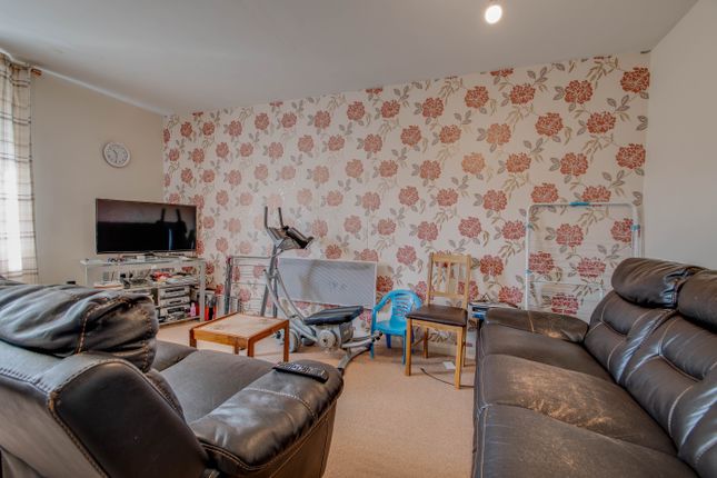 Flat for sale in Gloucester Close, Enfield, Redditch, Worcestershire