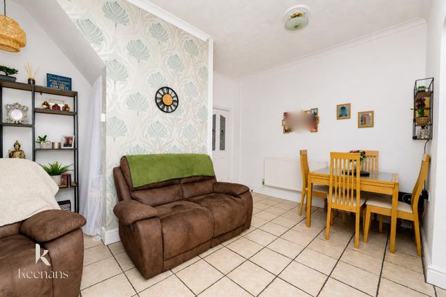 18, Holly Street, Bury photo 4