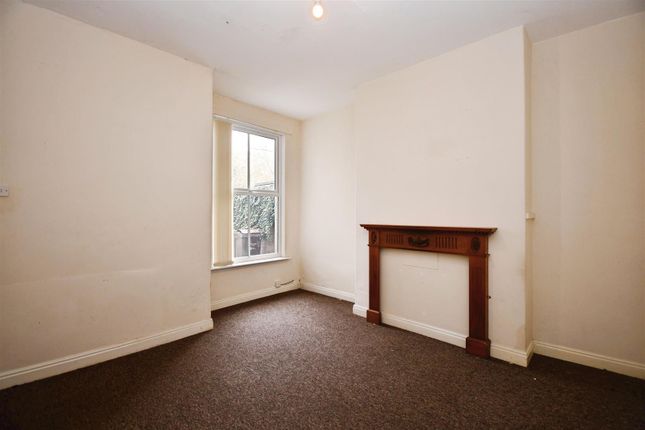 10, Hinderwell Street, Hull photo 3