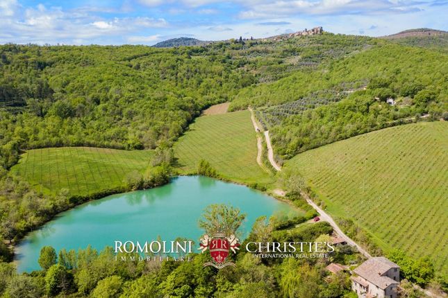 Farm for sale in Bucine, Tuscany, Italy