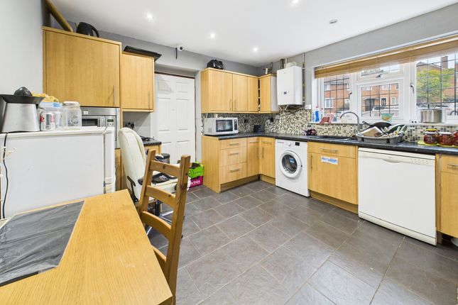 2, Oak Street, Hemel Hempstead photo 3