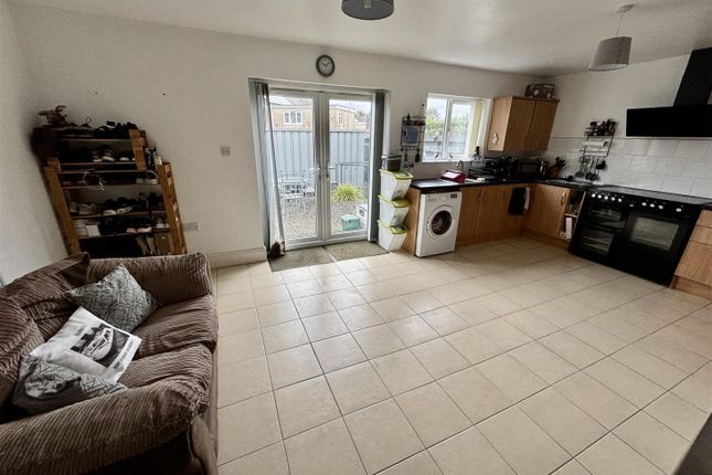 1, Lauderdale Road, Ammanford photo 3