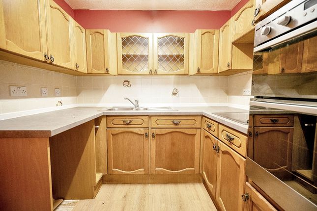 Flat 2 Woodlands, Leeds photo 5