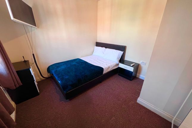 Room to rent in Greenkeepers Road, Great Denham, Bedford