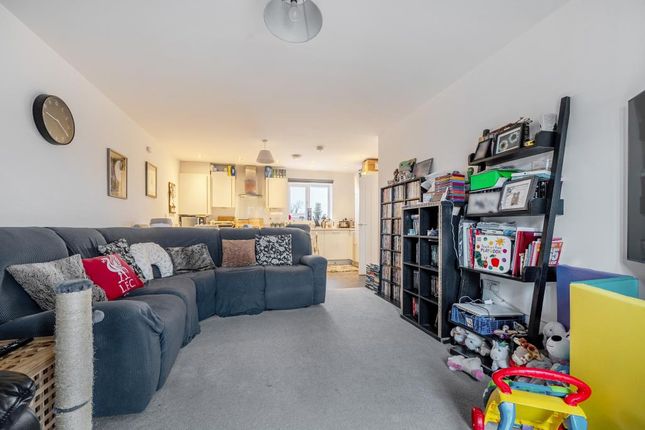 FLAT 5, Fullbrook Avenue, Reading, Reading photo 4