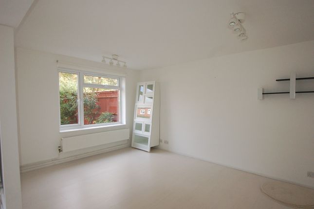Terraced house to rent in Brooke Road, Princes Risborough, Buckinghamshire