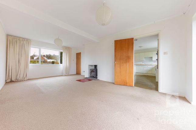 16, Mead Close, Norwich photo 3
