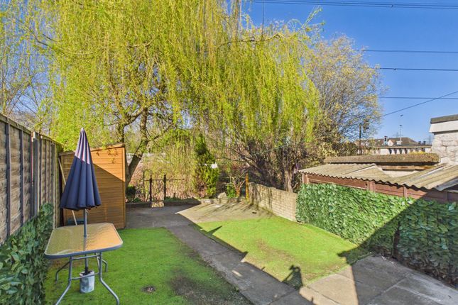 143, London Road, Surrey photo 3