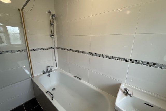 27, Northampton photo 4