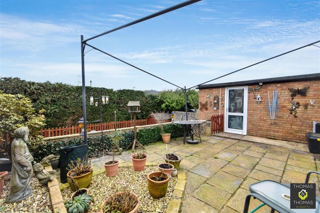54, The Lawns, Gloucester photo 3