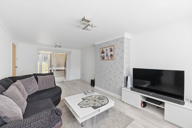 21, St Catherines Avenue, Milton Keynes photo 4