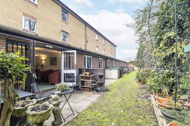 Flat for sale in The Grove, Epsom