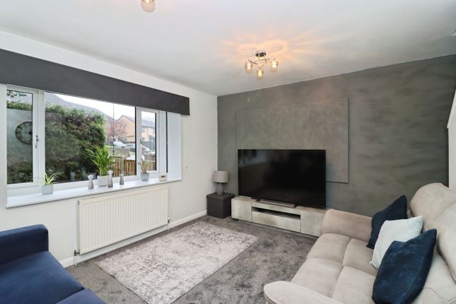 45, Elcroft Gardens, Sheffield photo 2