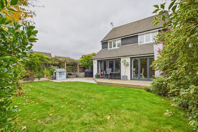 5 Grimms Meadow, High Wycombe photo 2