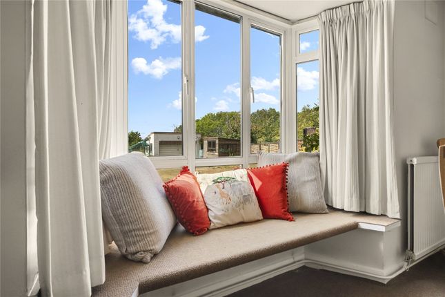 14, Gordon Road, Esher photo 4