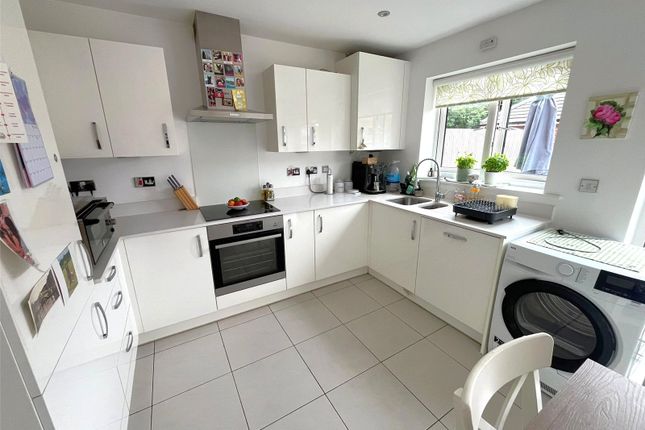 29, Blue Hut Way, Hampshire photo 3