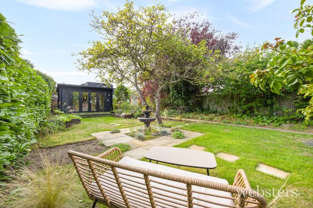 5 Meadow Rise Road, Norwich photo 4
