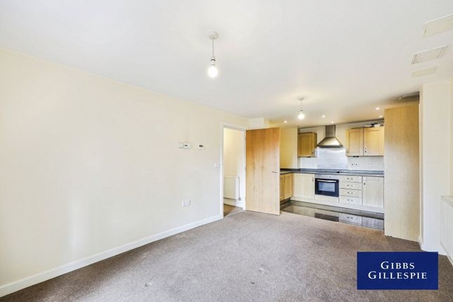 35 Catalonia Apartments, Metropolitan Station Approach, Hertfordshire photo 3