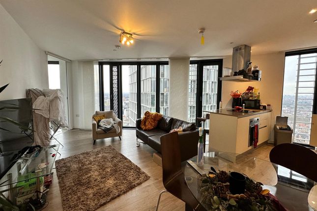 180, Unex Tower, London photo 2