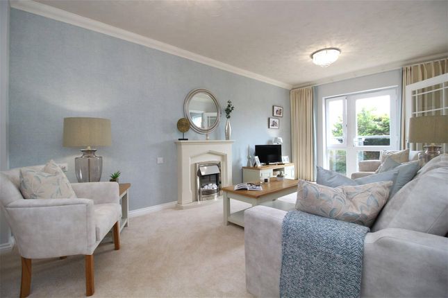 Flat for sale in North Close, Lymington