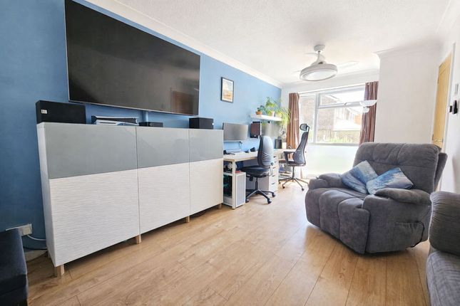 13, Rosemary Walk, Lee-On-The-Solent photo 4
