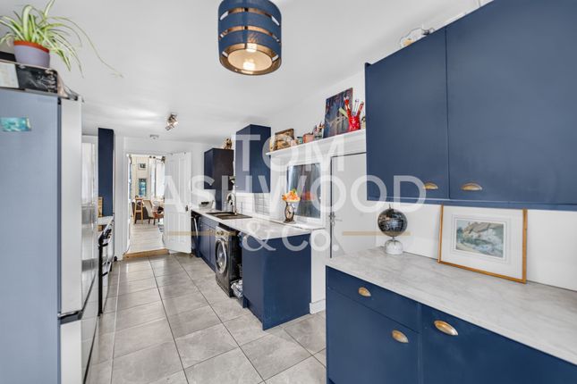 18, Esther Road, Leytonstone photo 4