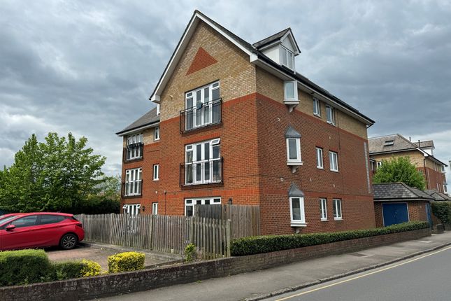Thumbnail Flat for sale in Station Approach, Horley