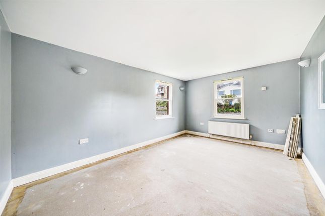 Flat 20 Crosby Hall, 1, Royal Crescent, Weston-Super-Mare photo 2