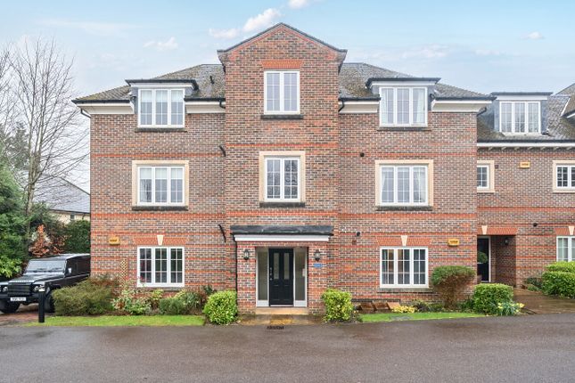 2-bed flat on Flat 2, The Gables,, Chilbolton Avenue, Hampshire, £350,000