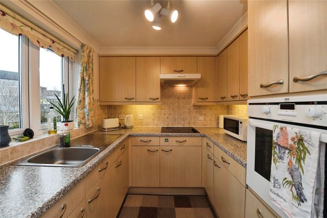 32, Carn Brea Court, Camborne photo 4